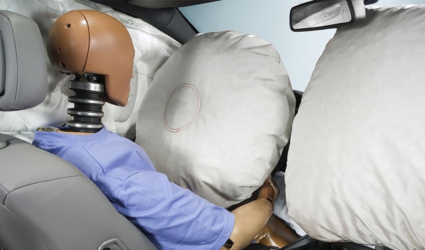 Принцип работы подушки безопасности современного автомобиля