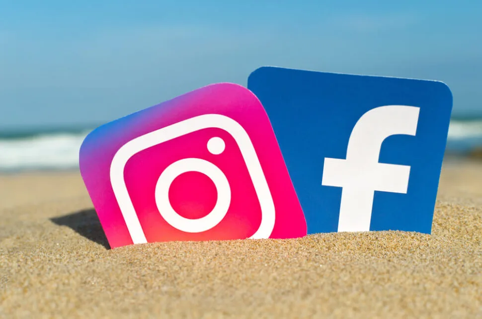 Сохранение и обмен фотографиями и видео в Instagram и Facebook